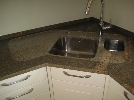 Edelstahl-Unterbaubecken, Tropffläche ausgefräst